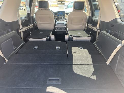 Used 2023 Ford Expedition Limited AWD/4WD image 19