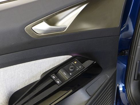 Certified 2023 Volkswagen ID.4 Pro RWD image 12