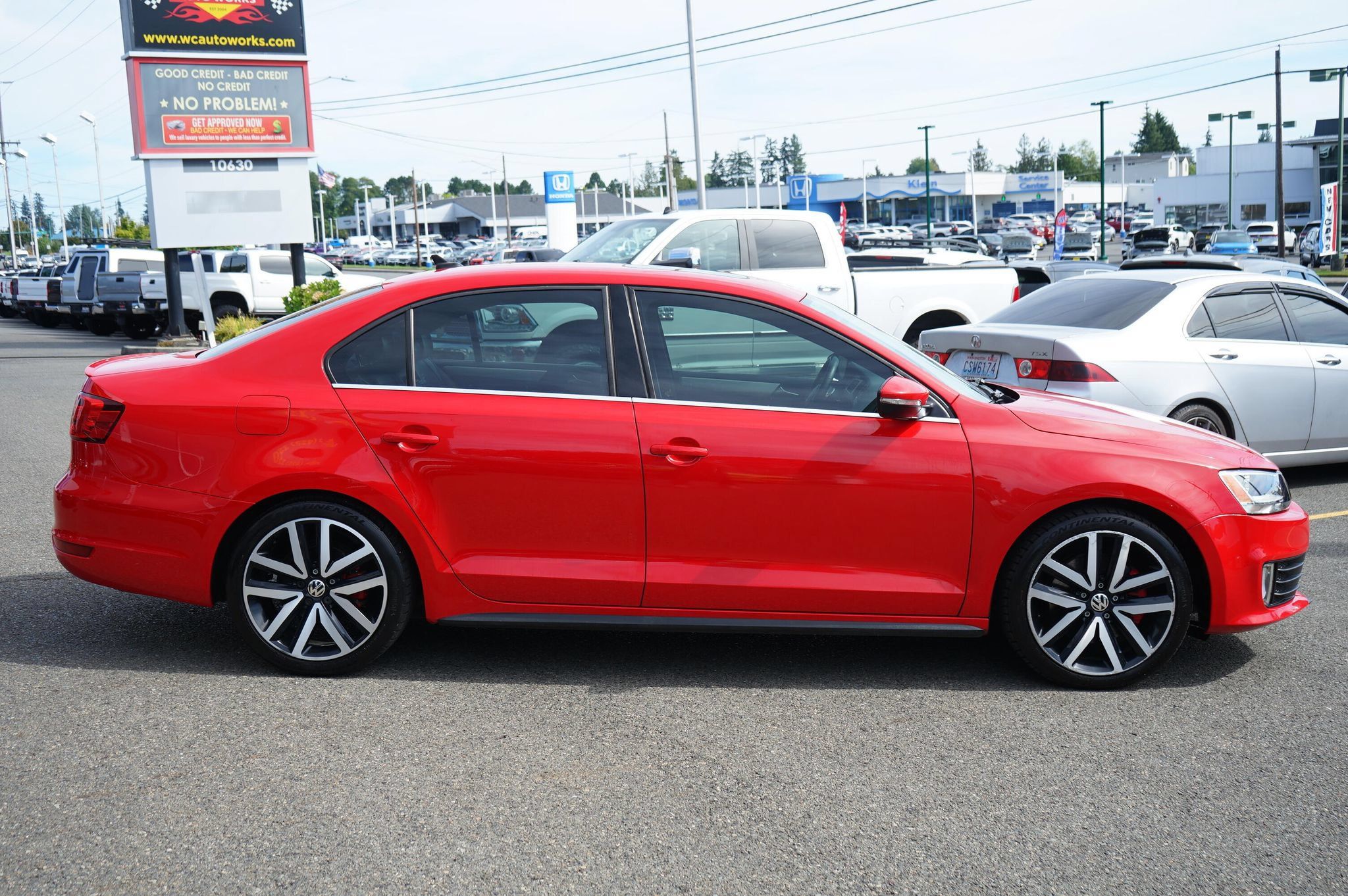 Used 2012 Volkswagen Jetta GLI FWD image 6