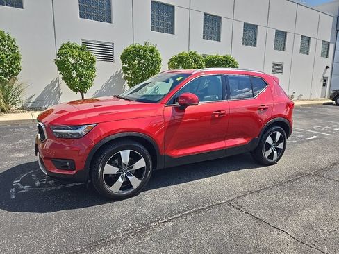 Used 2019 Volvo XC40 T5 Momentum AWD/4WD image 2