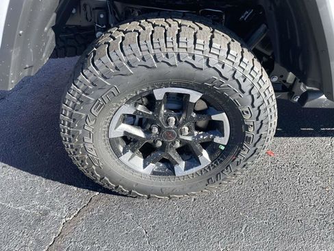 New 2026 Jeep Gladiator Rubicon AWD/4WD image 36