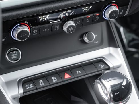 New 2025 Audi Q3 2.0T Premium image 13