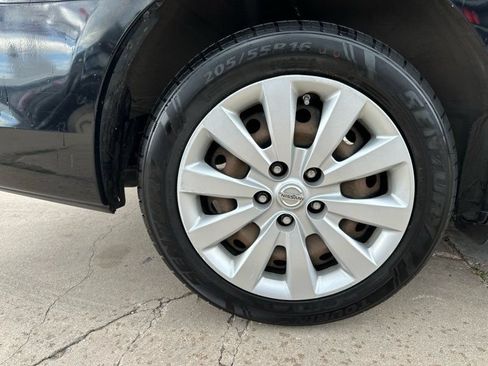 Used 2016 Nissan Sentra SV FWD image 9