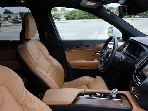Used 2017 Volvo XC90 T8 Inscription w/ Luxury Package AWD/4WD image 8