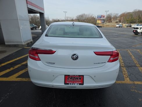 Used 2019 Buick LaCrosse Preferred image 4