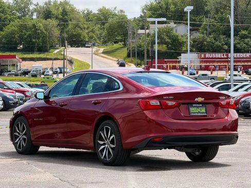 Used 2018 Chevrolet Malibu LT FWD image 2