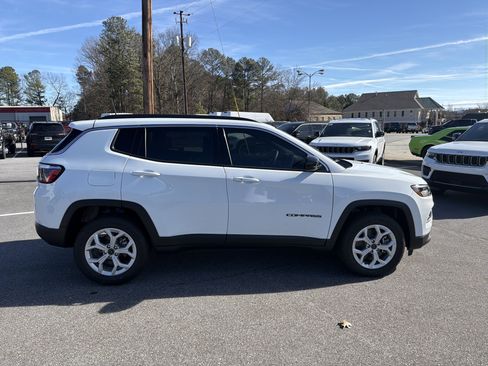 New 2026 Jeep Compass Latitude image 5