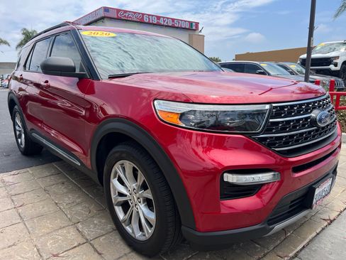 Used 2020 Ford Explorer XLT w/ Equipment Group 202A RWD image 2