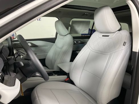 New 2026 Ford Explorer Platinum w/ LUX Leather Package AWD/4WD image 14