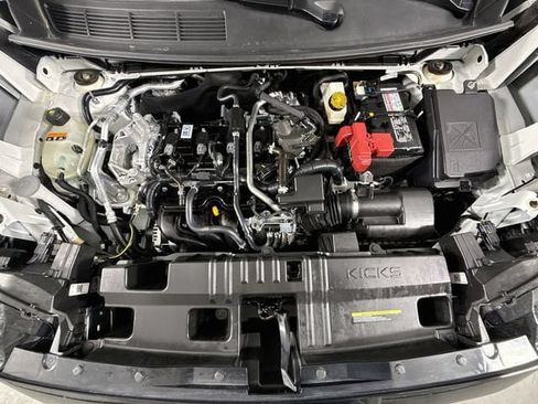 Used 2025 Nissan Kicks SV FWD image 27
