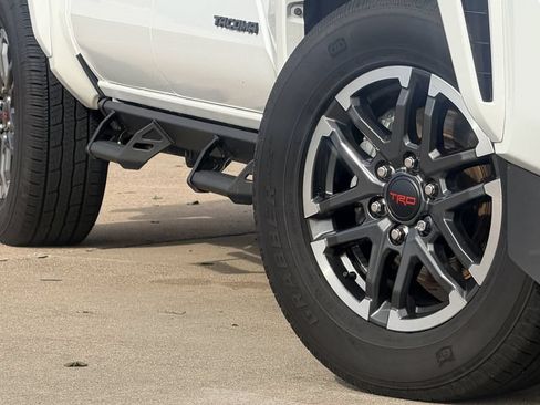 Used 2025 Toyota Tacoma TRD Sport RWD image 11