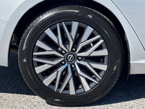 Used 2023 Nissan Altima 2.5 SV image 11