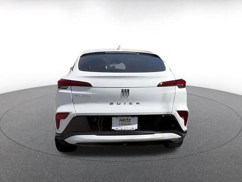 Used 2025 Buick Envista Sport Touring image 12