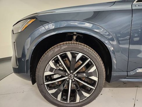 New 2026 Volvo XC90 B5 Plus w/ Protection Package Premier AWD/4WD image 11