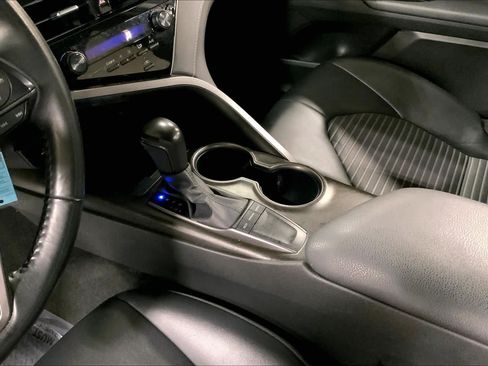 Used 2024 Toyota Camry SE FWD image 17