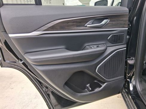 New 2026 Jeep Grand Cherokee Limited RWD image 20