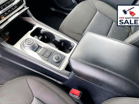 Used 2022 Ford Explorer XLT image 17