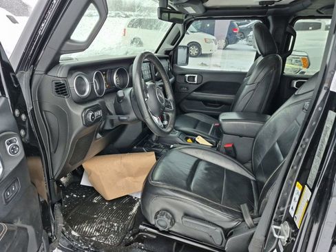 Used 2018 Jeep Wrangler Unlimited Sahara w/ Dual Top Group image 3