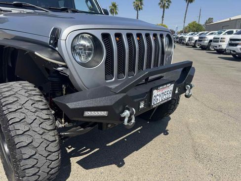 Used 2018 Jeep Wrangler Unlimited Sport S image 16
