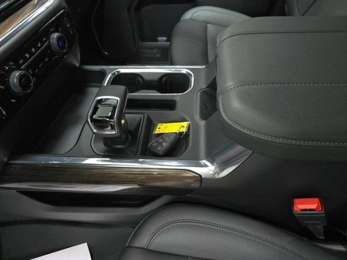 Used 2025 Chevrolet Silverado 1500 LT Trail Boss w/ Convenience Package II image 18