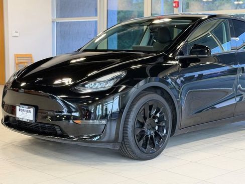 Used 2021 Tesla Model Y Long Range AWD/4WD image 3
