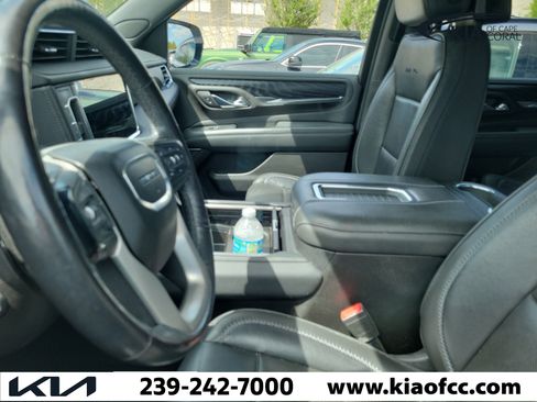 Used 2021 GMC Yukon XL Denali w/ Advanced Technology Package image 9