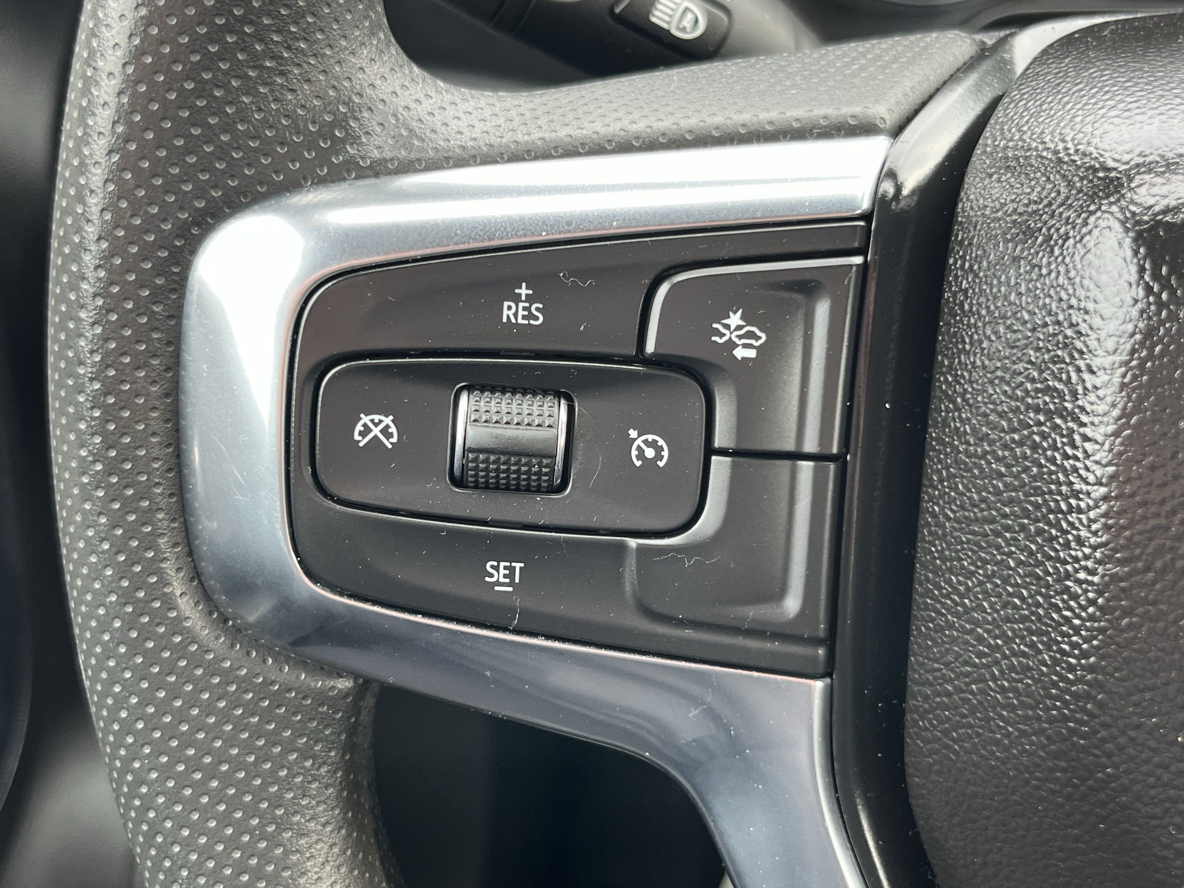 Used 2023 Chevrolet Blazer LT AWD/4WD image 24