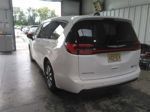 Used 2023 Chrysler Pacifica Touring-L FWD image 4