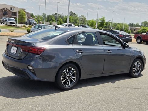Used 2024 Kia Forte LXS FWD image 5