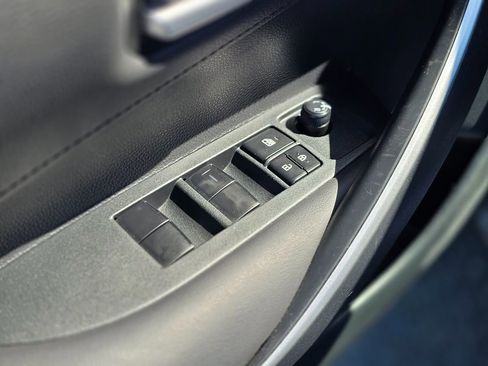 Used 2020 Toyota Corolla SE w/ SE Premium Package image 23