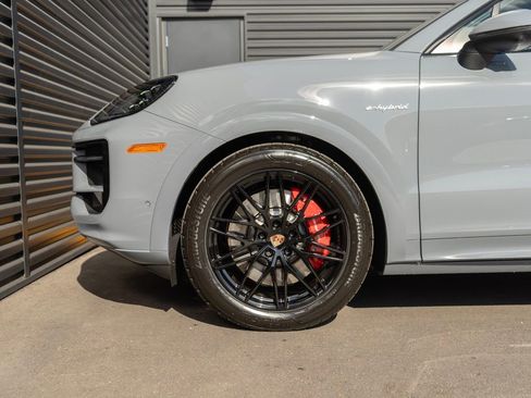 New 2026 Porsche Cayenne S AWD/4WD image 12