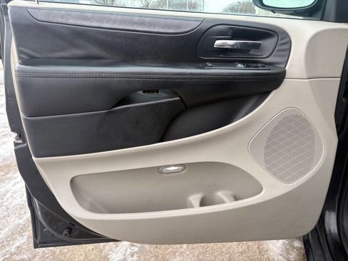 Used 2016 Dodge Grand Caravan SE w/ Quick Order Package 29E SE image 10