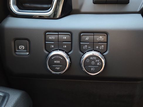 New 2025 GMC Sierra 2500 Denali w/ Technology Package image 14