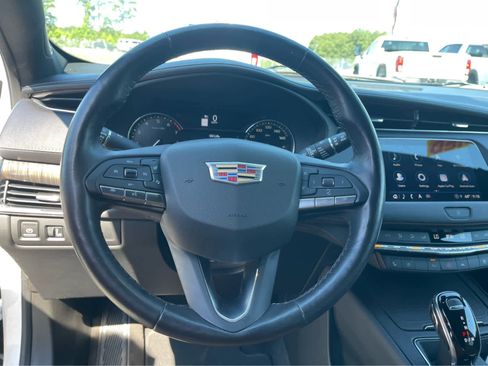 Used 2023 Cadillac XT4 Premium Luxury w/ Driver Assist Package AWD/4WD image 15