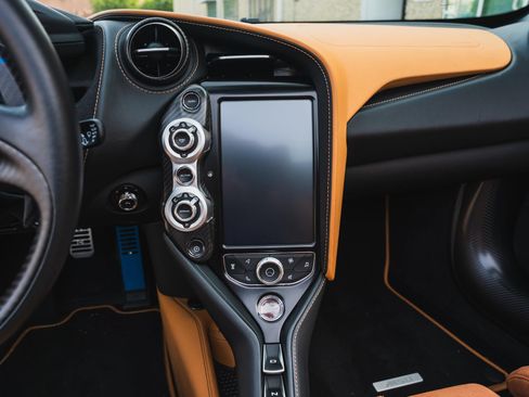 Used 2022 McLaren 765LT RWD image 52