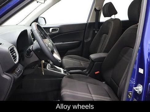 Used 2022 Hyundai Venue SEL image 11