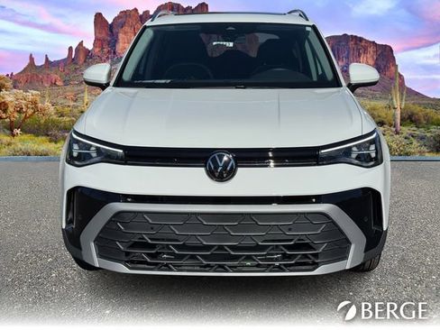 New 2025 Volkswagen Taos SE image 3