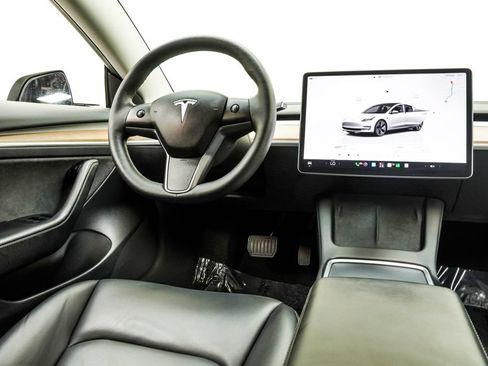 Used 2023 Tesla Model 3 Standard Range RWD image 19