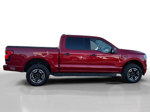 Used 2023 Ford F150 Lightning XLT image 6