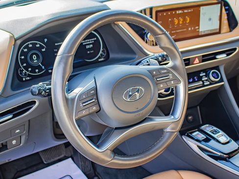 Used 2022 Hyundai Sonata Limited w/ Preferred Accessory Package FWD image 24