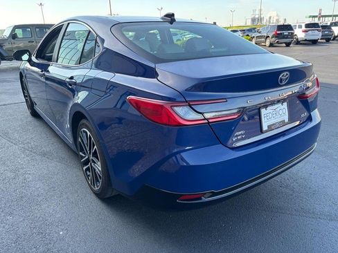 Used 2025 Toyota Camry XLE AWD/4WD image 6