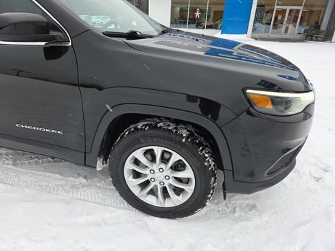 Used 2020 Jeep Cherokee Latitude w/ Comfort & Convenience Group image 74