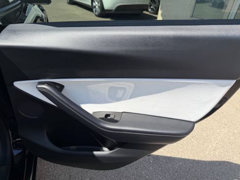 Used 2021 Tesla Model Y Performance AWD/4WD image 27