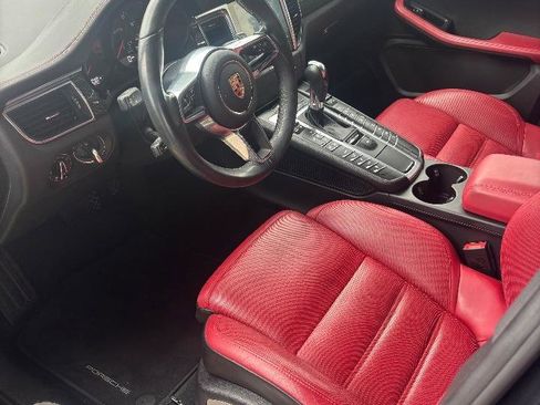 Used 2017 Porsche Macan GTS AWD/4WD image 2