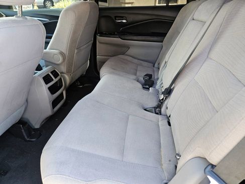Used 2017 Honda Pilot LX image 11