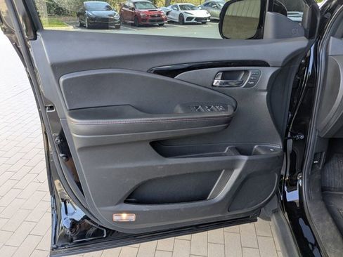Used 2023 Honda Ridgeline Black Edition image 13