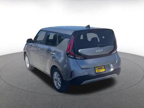 Used 2025 Kia Soul LX w/ LX Technology Package FWD image 9
