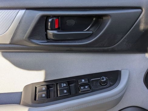 Used 2019 Subaru Outback 2.5i image 9