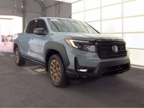 Used 2023 Honda Ridgeline Black Edition image 4
