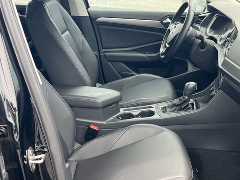 Used 2019 Volkswagen Jetta SE FWD image 25